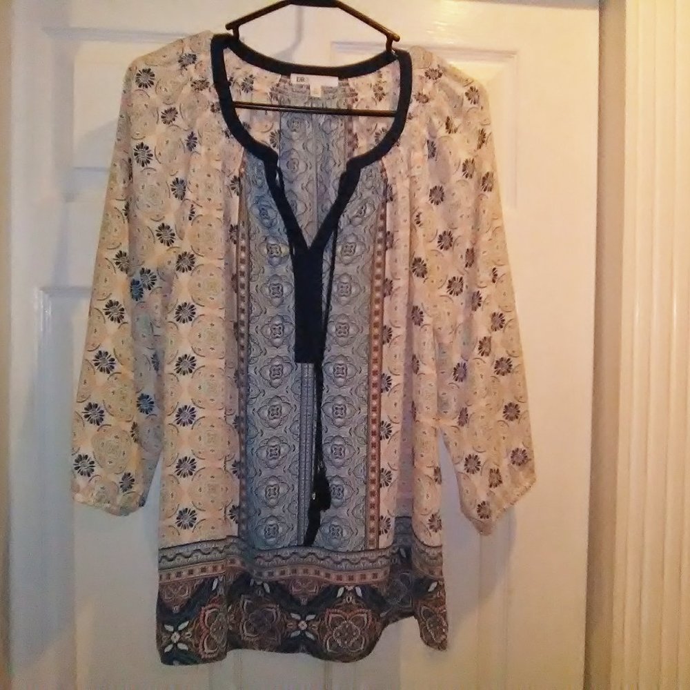 DR2 Blouse Med V Neck
